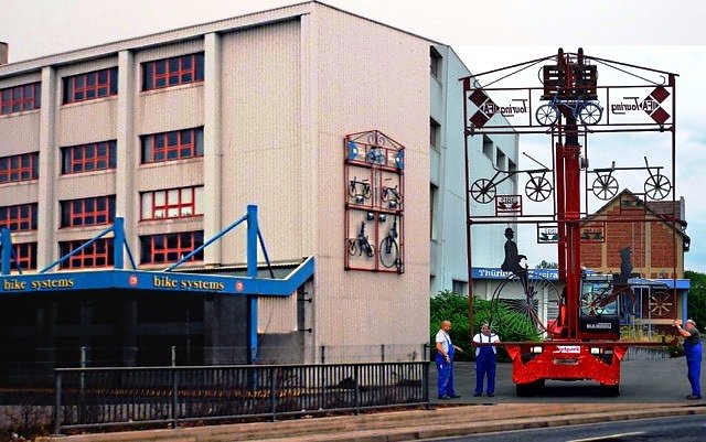 Das Wahrzeichen ist gerettet (Fotomontage) (Foto: W. Geiger)