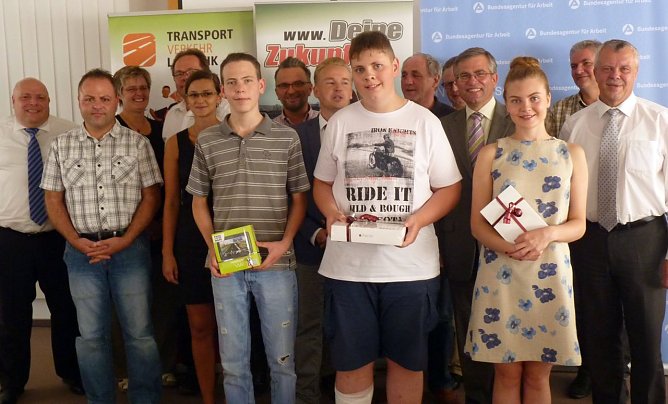 Gewinner und Organisatoren (Foto: Agentur f&uuml;r Arbeit)