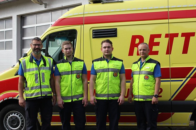 Vier neue Notfallsanitäter für Nordhausen (Foto: Andreas Triftshäuser) Vier neue Notfallsanitäter für Nordhausen (Foto: Andreas Triftshäuser)