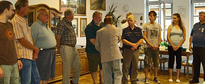 Per Handschlag verpflichtet (Foto: Gemeinde Görsbach) Per Handschlag verpflichtet (Foto: Gemeinde Görsbach)