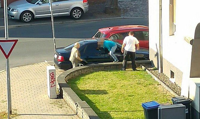 Unfall mit kuriosem Ausgang (Foto: Peter Blei)