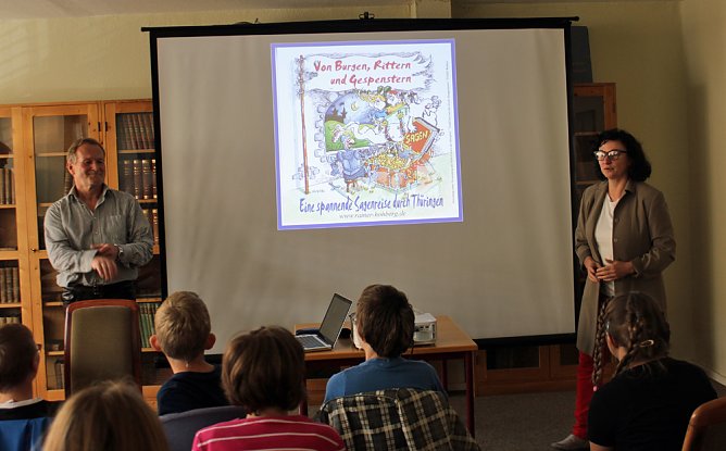 Sagenhafte Buchlesung (Foto: Karl-Heinz Herrmann) Sagenhafte Buchlesung (Foto: Karl-Heinz Herrmann)