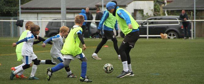 Trainieren mit den Großen - Fußballcamp bei Wacker Nordhausen (Foto: Angelo Glashagel) Trainieren mit den Großen - Fußballcamp bei Wacker Nordhausen (Foto: Angelo Glashagel)