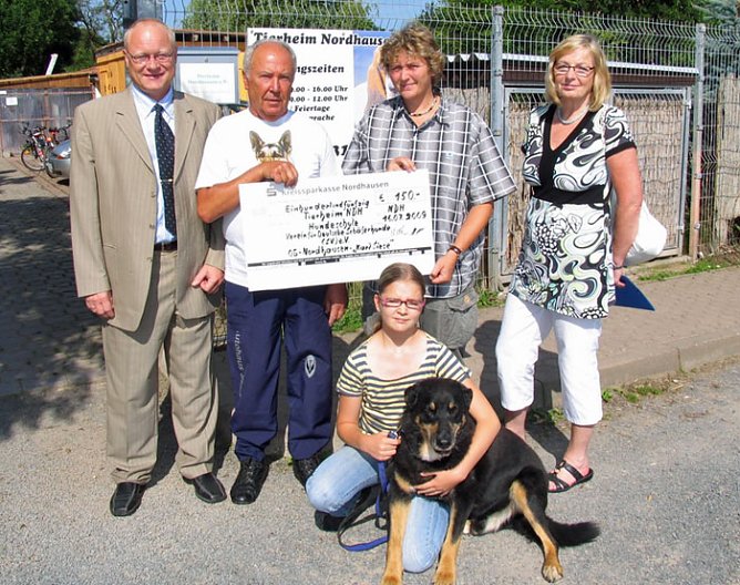 Übergeben (Foto: psv) Übergeben (Foto: psv)