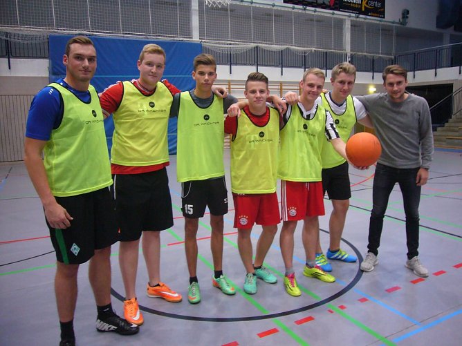 Am Dienstag vergangener Woche trafen sich neun Mannschaften, zum Qualifikationsturnier f&uuml;r die Schulamtsfinals des Schulamtes Nord (Foto: Ralf Mucke)