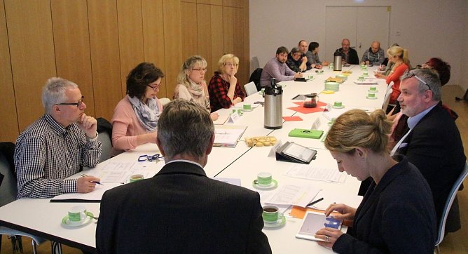 Gespr&auml;ch im B&uuml;rgerhaus (Foto: P. Grabe, Pressestelle Rathaus)
