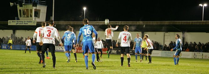 Wacker macht das Spiel, liegt aber zur&uuml;ck (Foto: Bernd Peter)