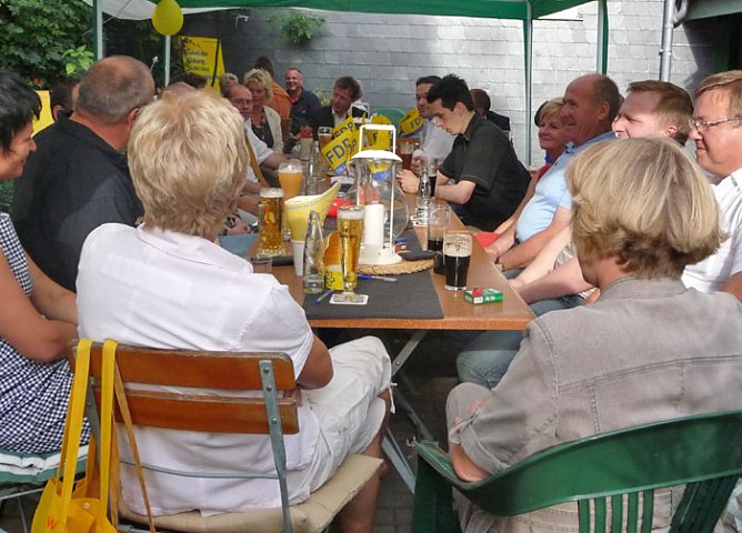 Gemütlichkeit unterm Zelt (Foto: nnz) Gemütlichkeit unterm Zelt (Foto: nnz)