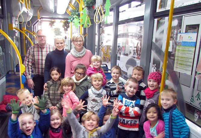 Stra&szlig;enbahn geschm&uuml;ckt (Foto: M. Bachmann)