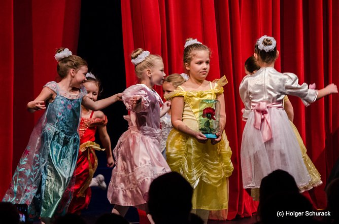 Die Sch&ouml;ne und das Biest ein Ballettm&auml;rchen. (Foto: Holger Schurack)