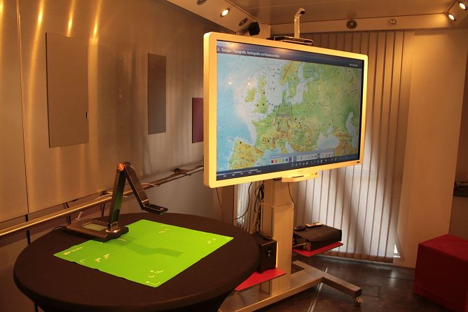 Klassenzimmer der Zukunft auf dem Petersberg (Foto: Angelo Glashagel) Klassenzimmer der Zukunft auf dem Petersberg (Foto: Angelo Glashagel)