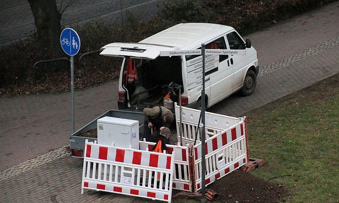 Reparatur hat begonnen (Foto: Peter Blei)