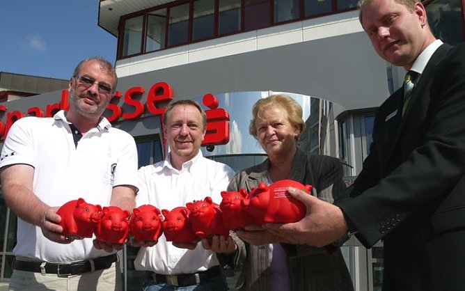 Schweine für die Tafel (Foto: nnz) Schweine für die Tafel (Foto: nnz)