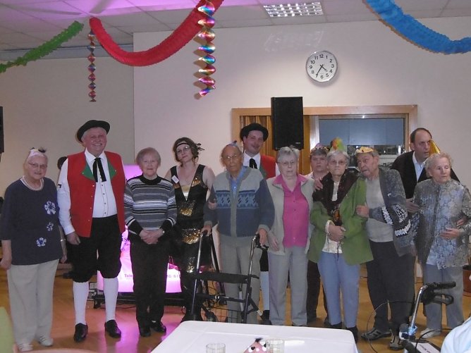 Rosenmontag im DRK Pflegeheim Nordhausen (Foto: Heike Schalopp) Rosenmontag im DRK Pflegeheim Nordhausen (Foto: Heike Schalopp)