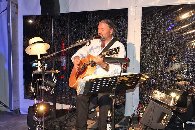 Bei der Party stand man Kopf (Foto: Karl-Heinz Herrmann)