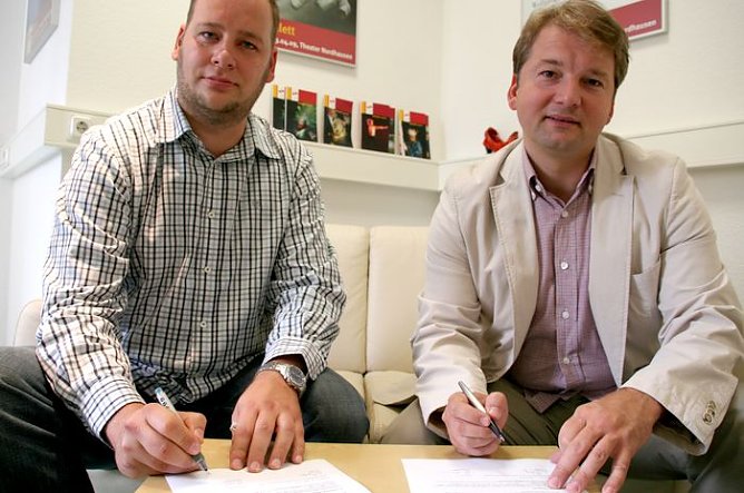 Unterschrieben (Foto: S. Spehr)