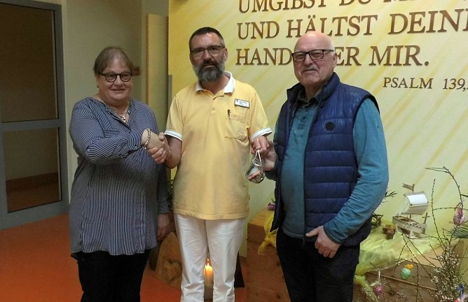 &Uuml;bergeben (Foto: privat)