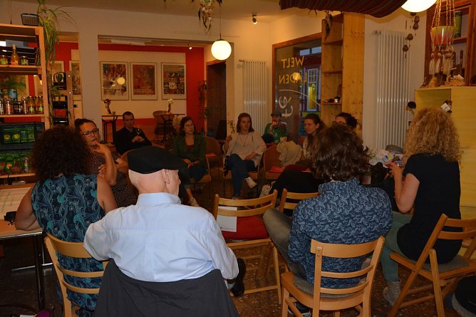 Filmabend mit anschlie&szlig;ender Diskussion um das Bedingungslose Grundeinkommen im Weltladen (Foto: B&uuml;ndnis Grundeinkommen Nordhausen)
