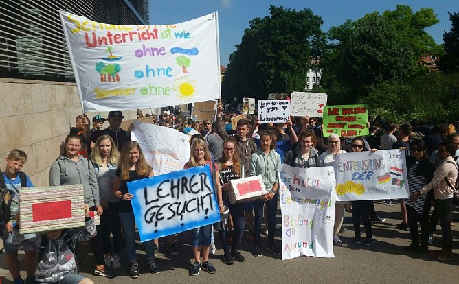 Aktion gegen Unterrichtsausfall in Erfurt (Foto: Oberschule Ellrich - Staatliche Regelschule)