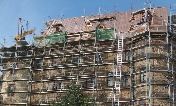 Neues Dach f&uuml;r alten Bau (Foto: privat)