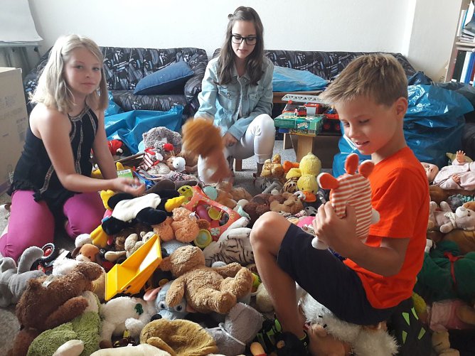 Kinder helfen Kindern - 3 LKW mit wertvoller Fracht waren im Dezember des vergangenen Jahres unterwegs (Foto: Doris Lang)