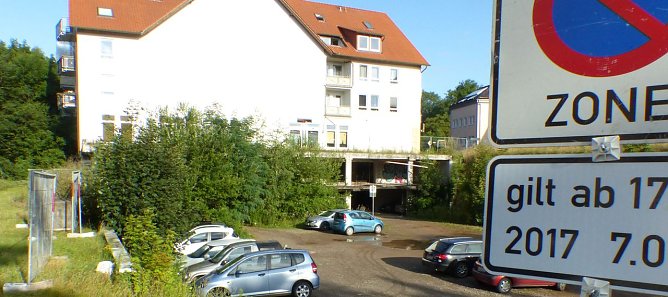 Ab Montag ist dieser geduldete Parkplatz Geschichte (Foto: nnz)