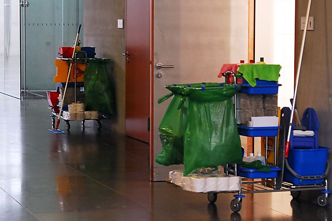 In Branchen wie der Geb&auml;udereinigung sind Teilzeit- und Minijobs an der Tagesordnung. Die IG BAU kritisiert die Zunahme der prek&auml;ren Besch&auml;ftigung. (Foto: IG Bau)