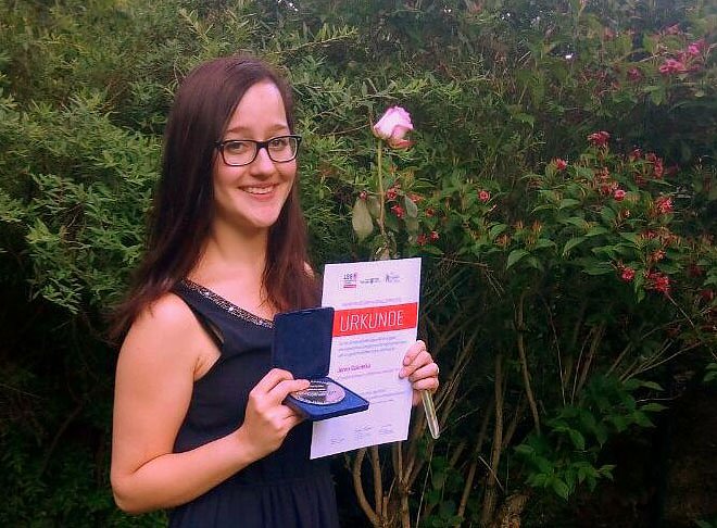 Jenny engagierte sich vorbildlich im Sport. Seit ihrem &Uuml;bertritt an das Gymnasium hat sie an s&auml;mtlichen Wettk&auml;mpfen in allen Ballsportarten sowie in der Leichtathletik teilgenommen. (Foto: Werner H&uuml;tcher)