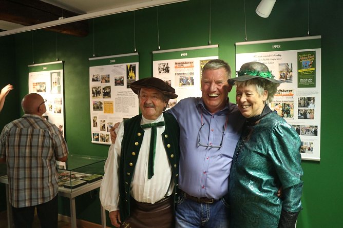 v.l.: Altstadt Manne, Sven Bolko Heck und Hannechen Vogelstange (Foto: Angelo Glashagel)
