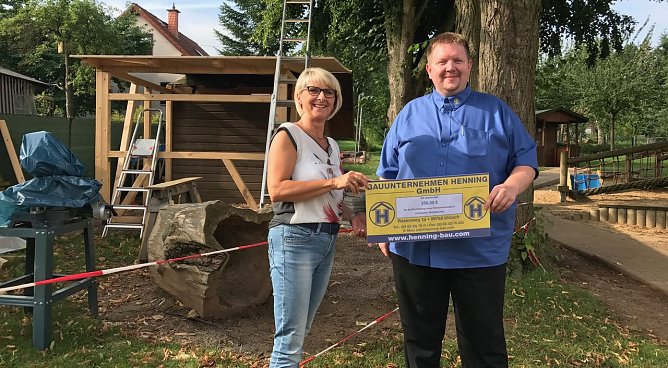 Spende &uuml;bergeben (Foto: privat)