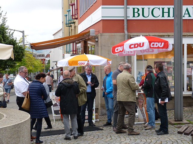 Wahlkampf zwischen Obst und Gem&uuml;se  (Foto: Harald Buntfu&szlig;)