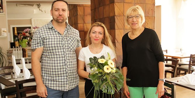 Freude &uuml;ber neuen Mieter (Foto: SWG)