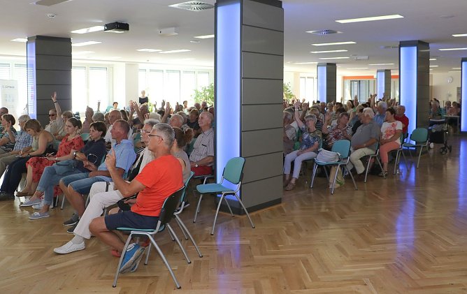 Gro&szlig;es Interesse an Vortrag (Foto: SHK)