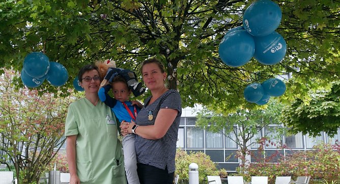 Sylke Ludwig, der kleine Hugo und seine Mama (Foto: nnz)