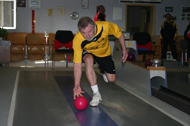 Klaus Wilke f&uuml;hrte mit starken 445 Holz die NSV-Zweite zum &uuml;berlegenen Sieg. (Foto: Uwe Tittel)