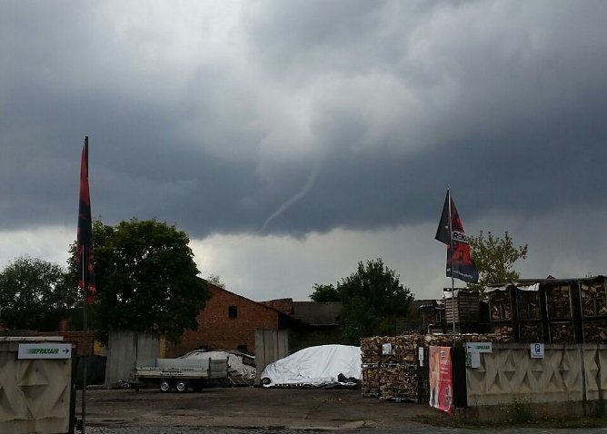Tornado beobachtet (Foto: F. Tabbat)