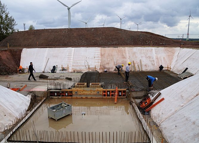 Blick in die Baugrube des neuen Hochbeh&auml;lters (Foto: Wasserverband Nordhausen)