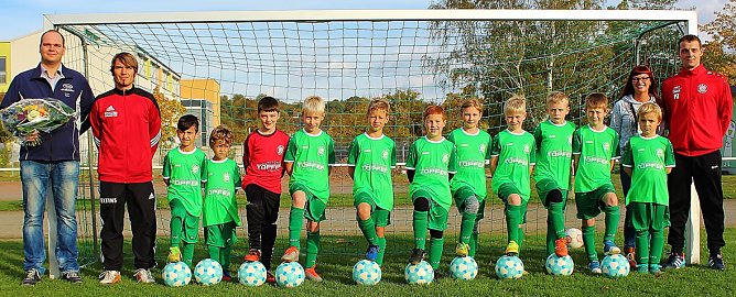 Salzas j&uuml;ngste Fu&szlig;baller im neuen Outfit (Foto: Klaus Pfand)