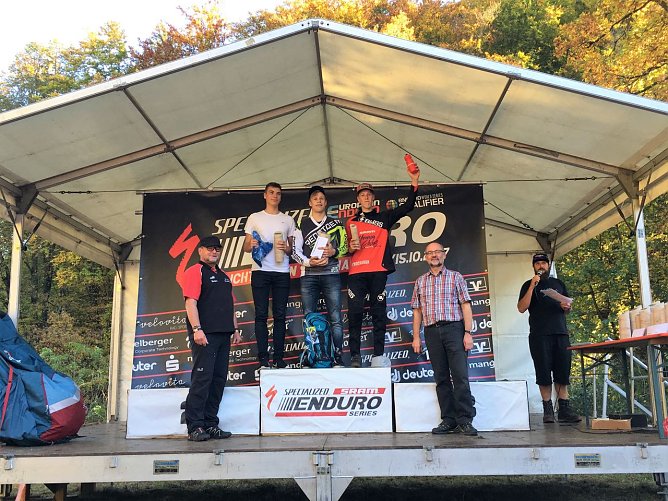 Erik Wetzel (l.) musste sich nur Timo Strobl geschlagen geben. Simon Maurer kam auf Platz drei.  (Foto: Steffi Wetzel)