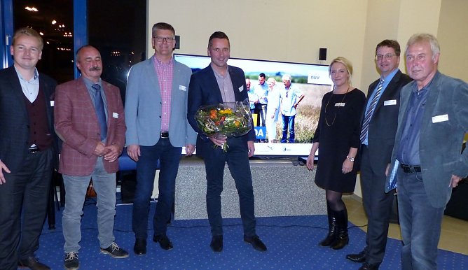 Der neue Vorstand einstimmig gew&auml;hlt (Foto: NUV)