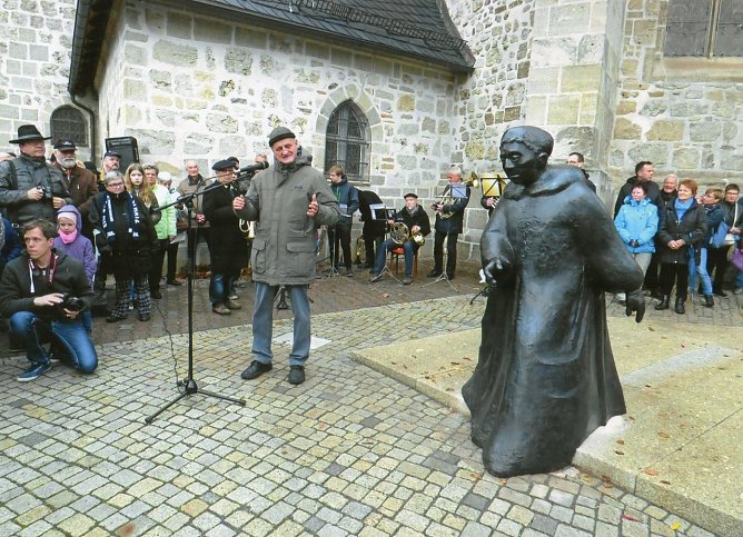 Peter Gen&szlig;ler hat sich viel Gedanken um seinen neuen Luther gemacht (Foto: Heidelore Kneffel)