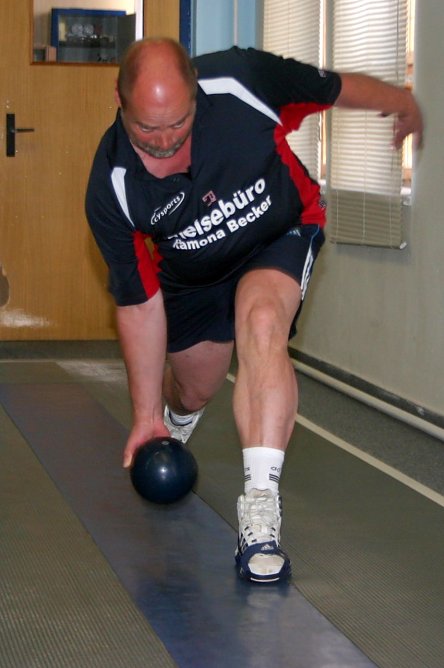 Die starke letzte Bahn von Erwin Fessel reichte noch zum Salzaer Ausgleich (Foto: Uwe Tittel)
