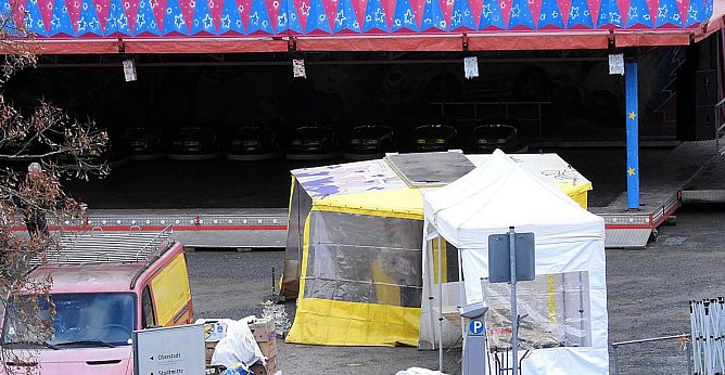Jahrmarkt oder Weihnachtsmarkt? (Foto: Peter Blei)