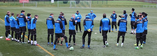 Geburtstagsst&auml;ndchen zum Auftakt (Foto: R. Wisse)