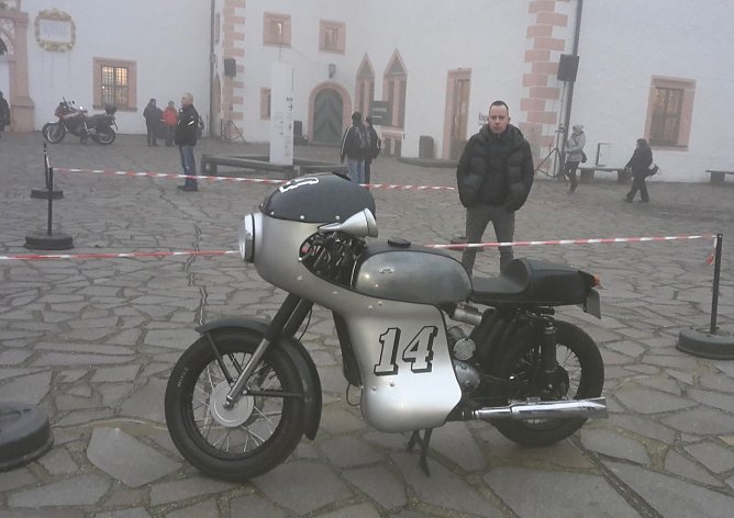 Motorradfahrertreffen in Heringen (Foto: Hubert W. Rein) Motorradfahrertreffen in Heringen (Foto: Hubert W. Rein)