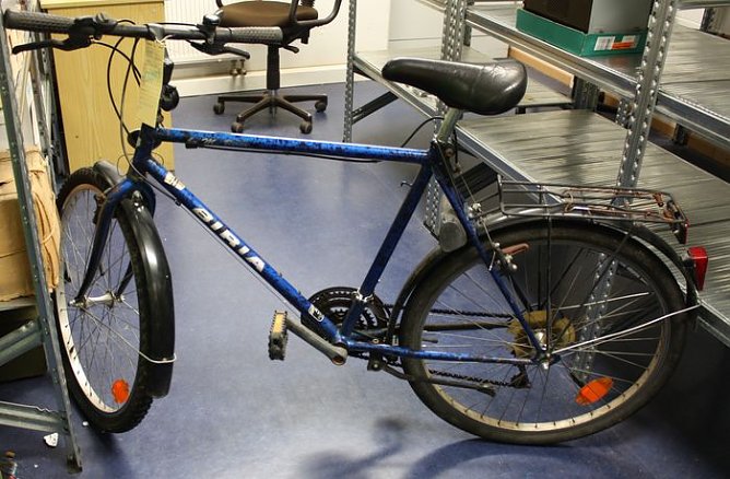 Flucht"fahrzeug" (Foto: polizei)