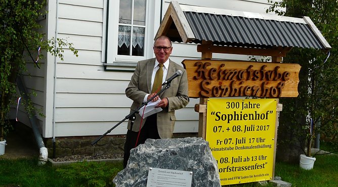 Wolfgang J&ouml;rgens gibt die Leitung ab (Foto: privat)