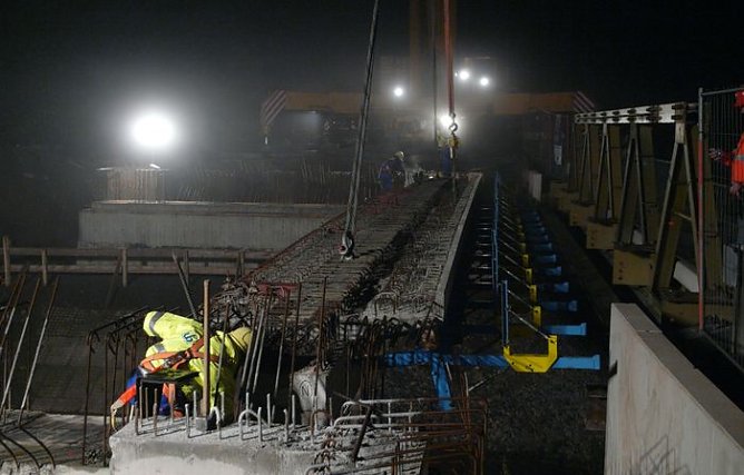 Nachtarbeit zwischen Nordhausen und Werther (Foto: HABAU)
