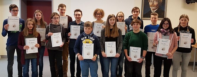 3. von links: Lilly Kaun, 9. von links: Charlotte Post 10. von links: Vivien Kaun, ganz rechts: Katharina Grafe (Foto: Gabriele Gorges)