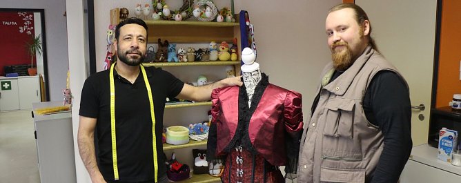 Hussam Albalkhi und Benjamin H&ouml;che - Hilfe zur Selbsthilfe erm&ouml;glichen (Foto: Angelo Glashagel)